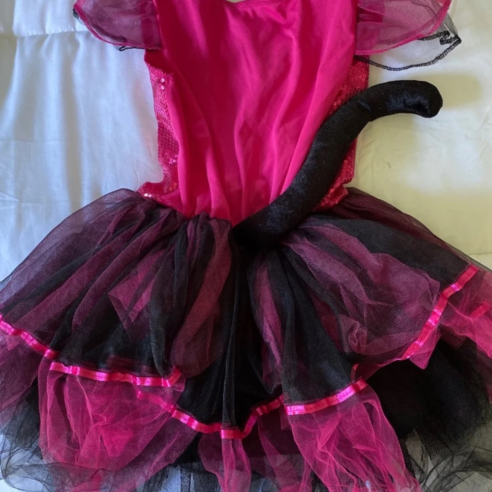 Girls pink and black cat costume - Picture 4 of 5